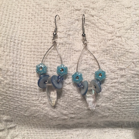 Crystal earrings in blue Custom Crafted - Picture 3 of 4